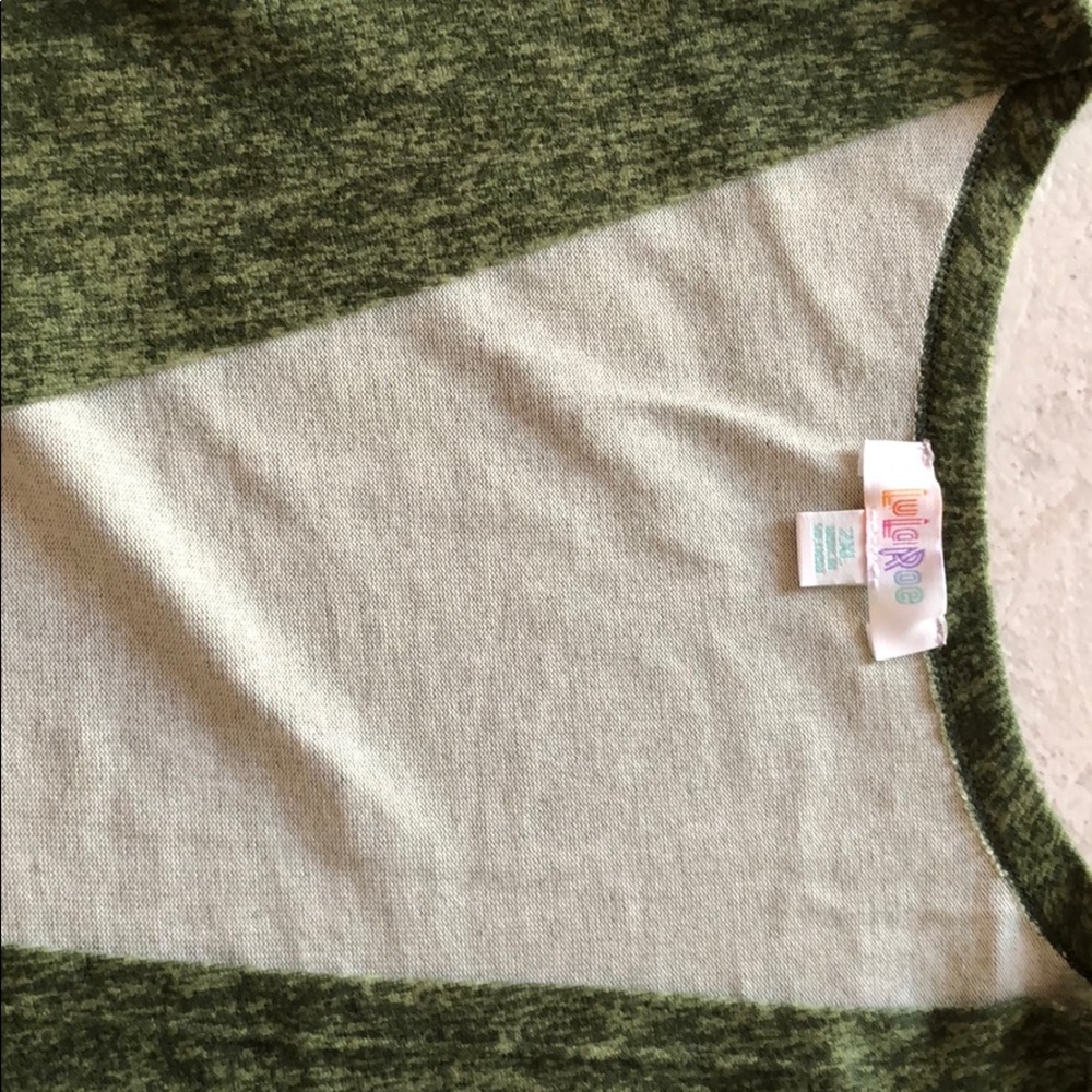 BNWT Lularoe 2XL Caroline Sweater